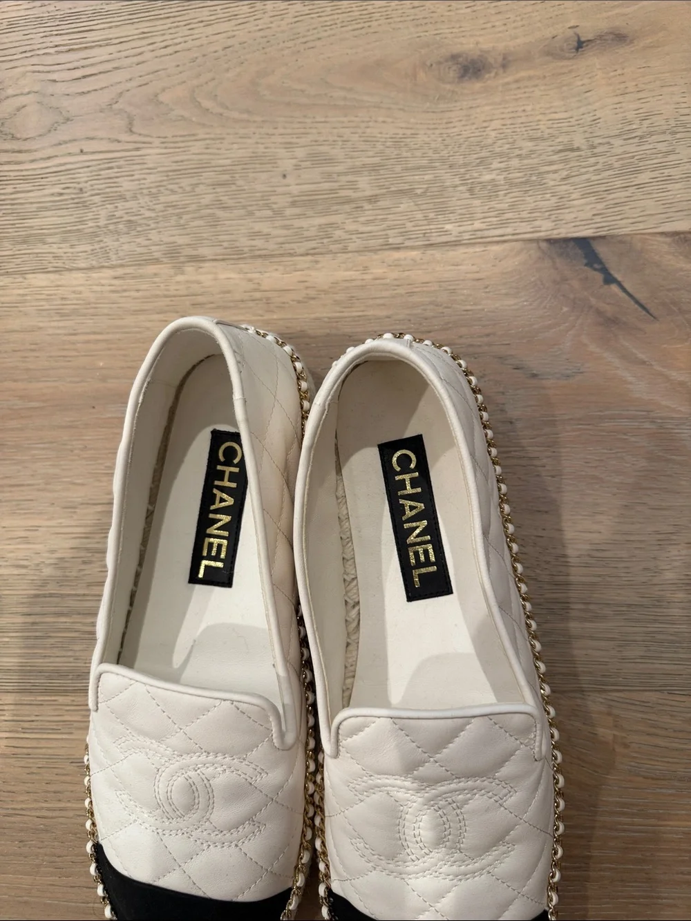 Chanel Women's White & Black Quilted Espadrille Flats size 39 never worn